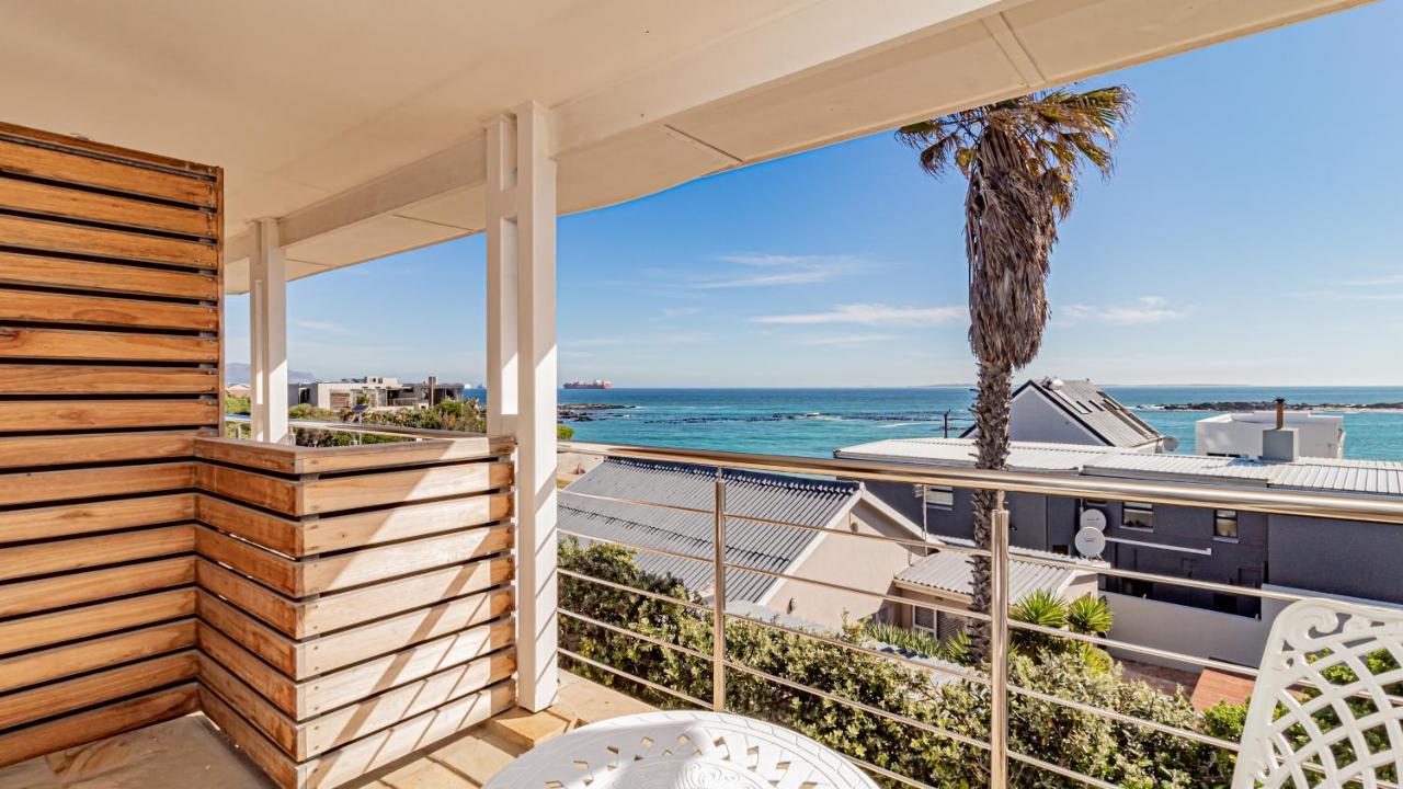 The Sir David Boutique Guest House Bloubergstrand Exterior photo