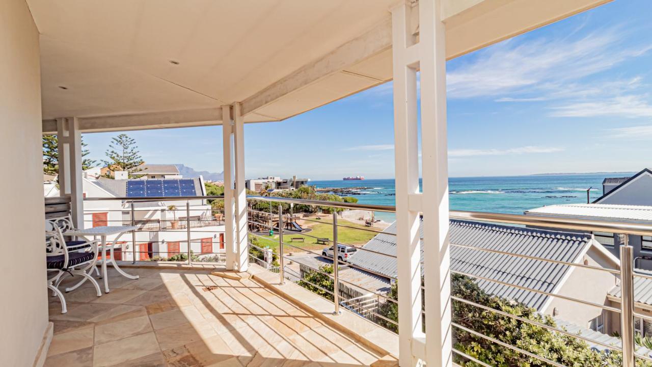 The Sir David Boutique Guest House Bloubergstrand Exterior photo