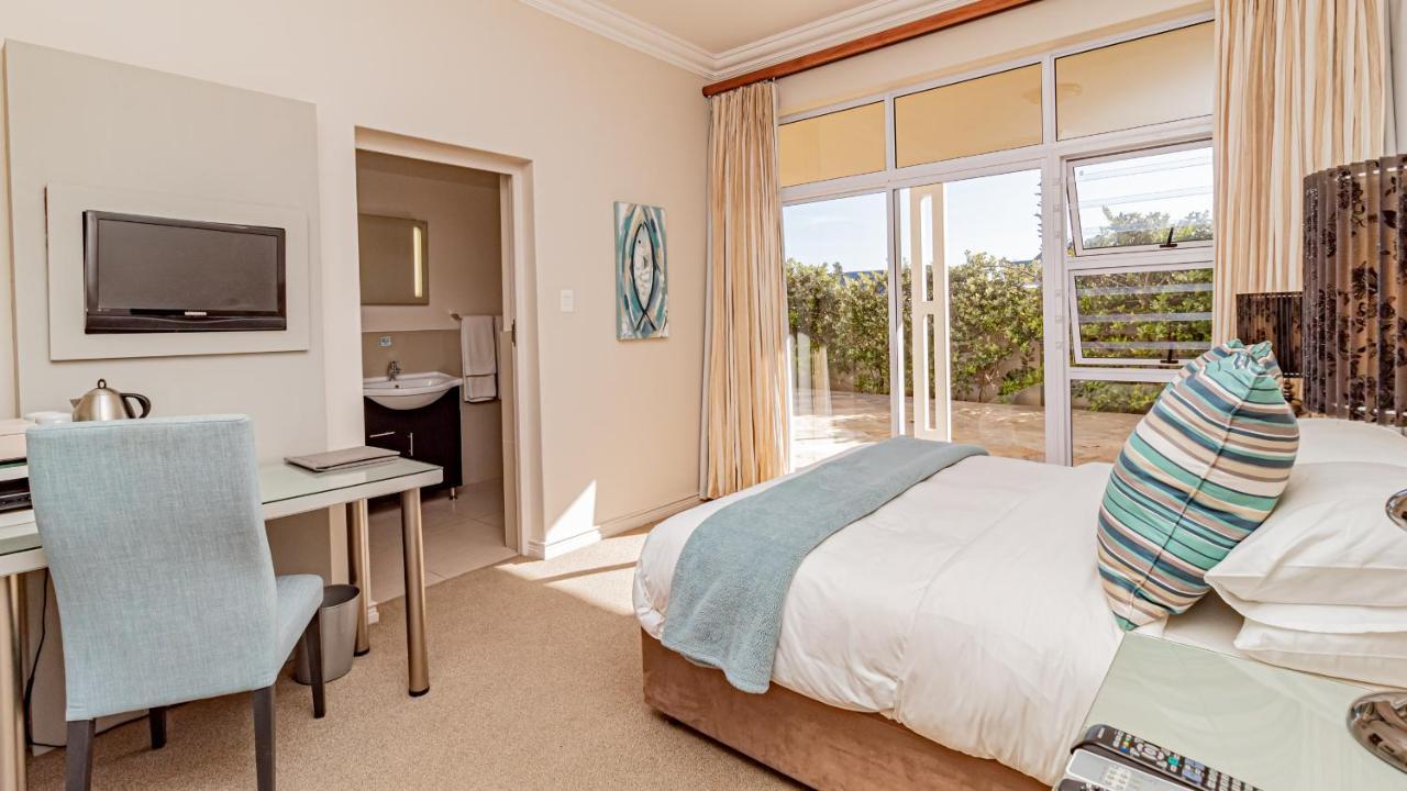 The Sir David Boutique Guest House Bloubergstrand Exterior photo