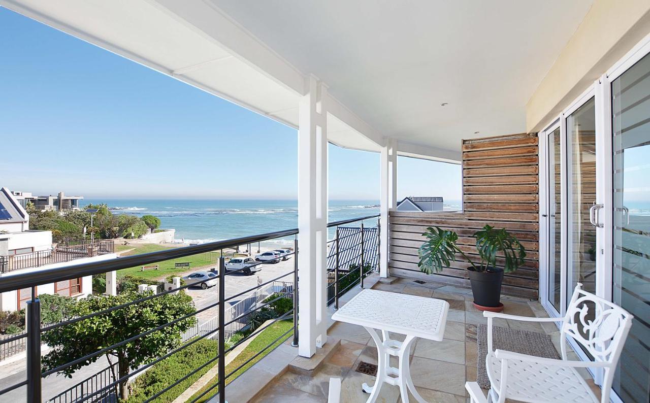 The Sir David Boutique Guest House Bloubergstrand Exterior photo