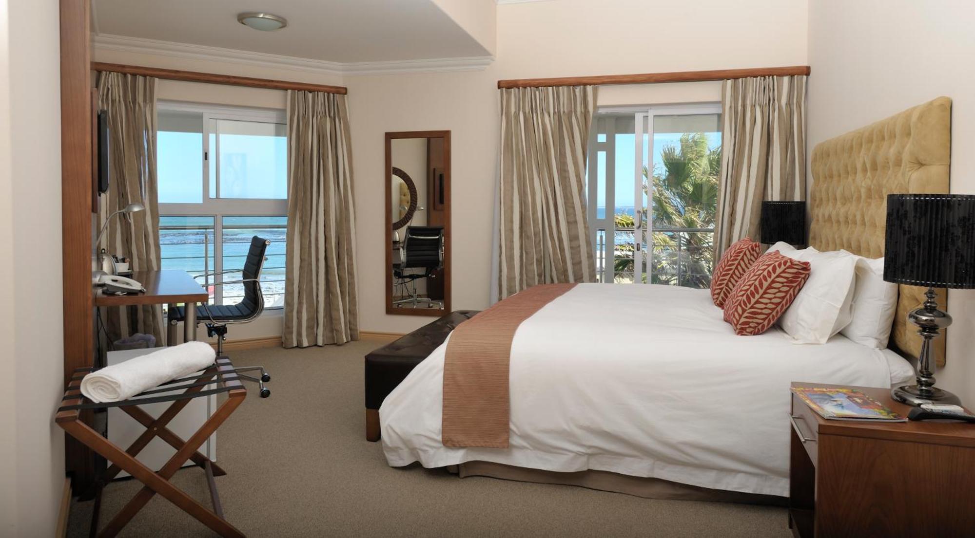 The Sir David Boutique Guest House Bloubergstrand Exterior photo