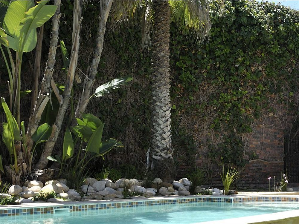 The Sir David Boutique Guest House Bloubergstrand Exterior photo